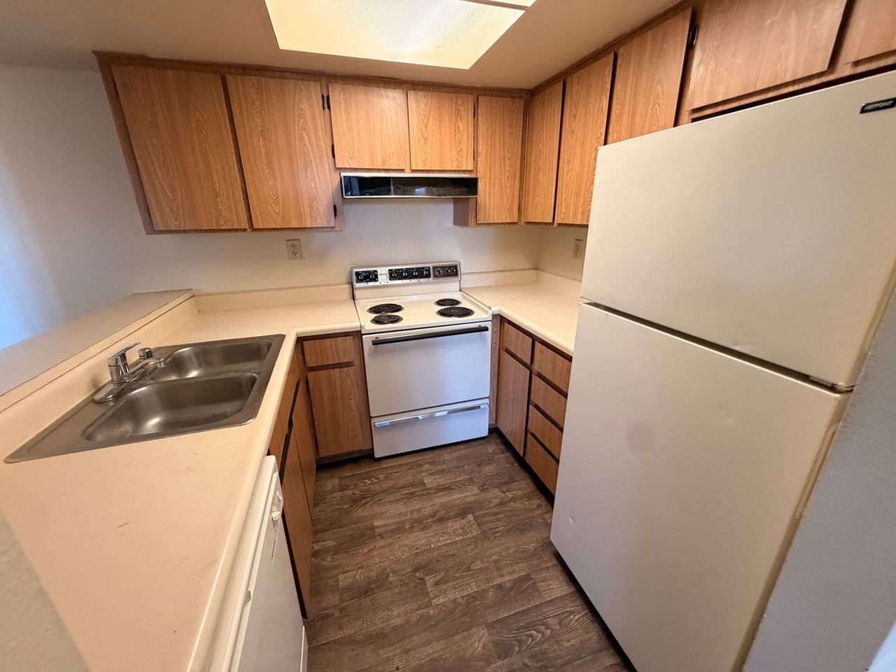 One & Two bedroom, 1 bath units near the light rail in Tempe Available! - Photo 6 of 20