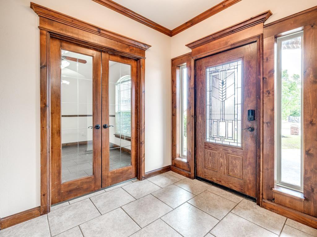 2121 Mill Creek Way - Photo 3 of 36
