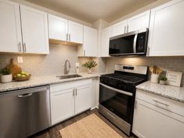 featured image of 935 N Van Dorn St
