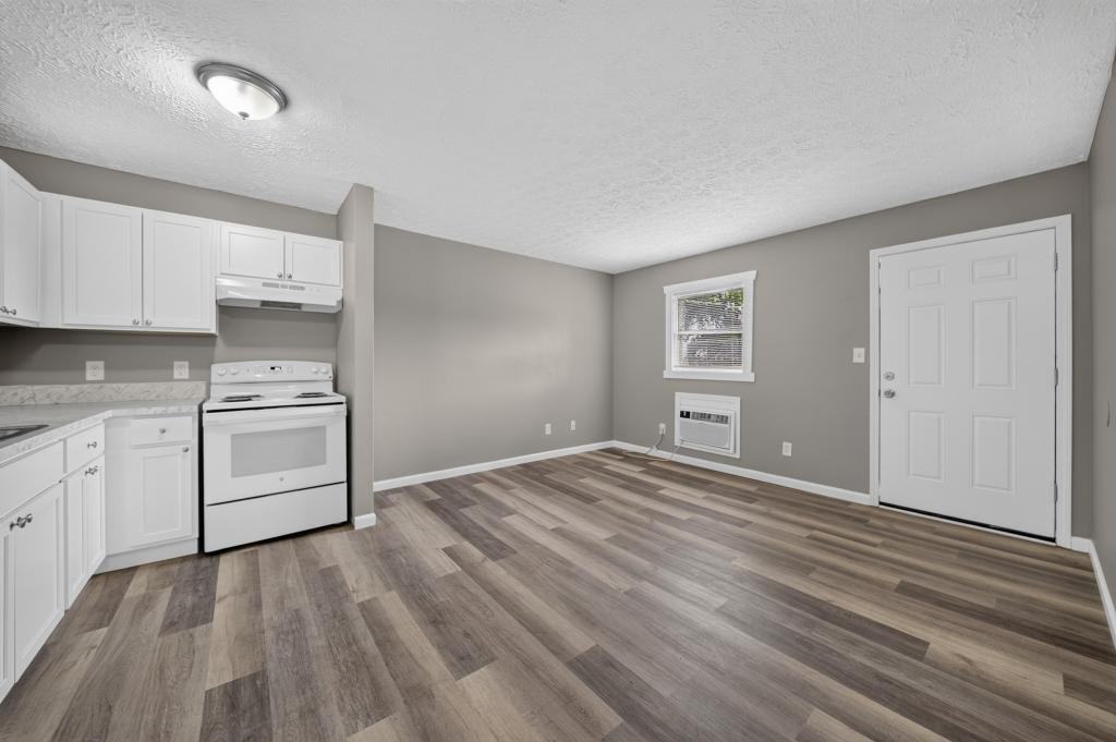 3242 Old Hartford Rd Apt 12 - Photo 7 of 17