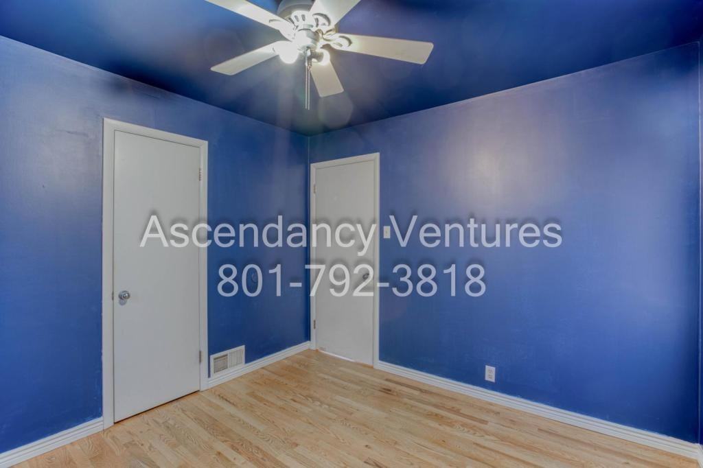538 S Navajo St - Photo 5 of 14