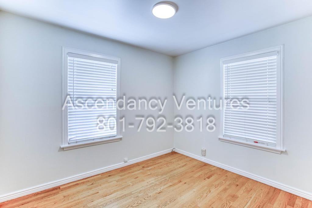 538 S Navajo St - Photo 6 of 14