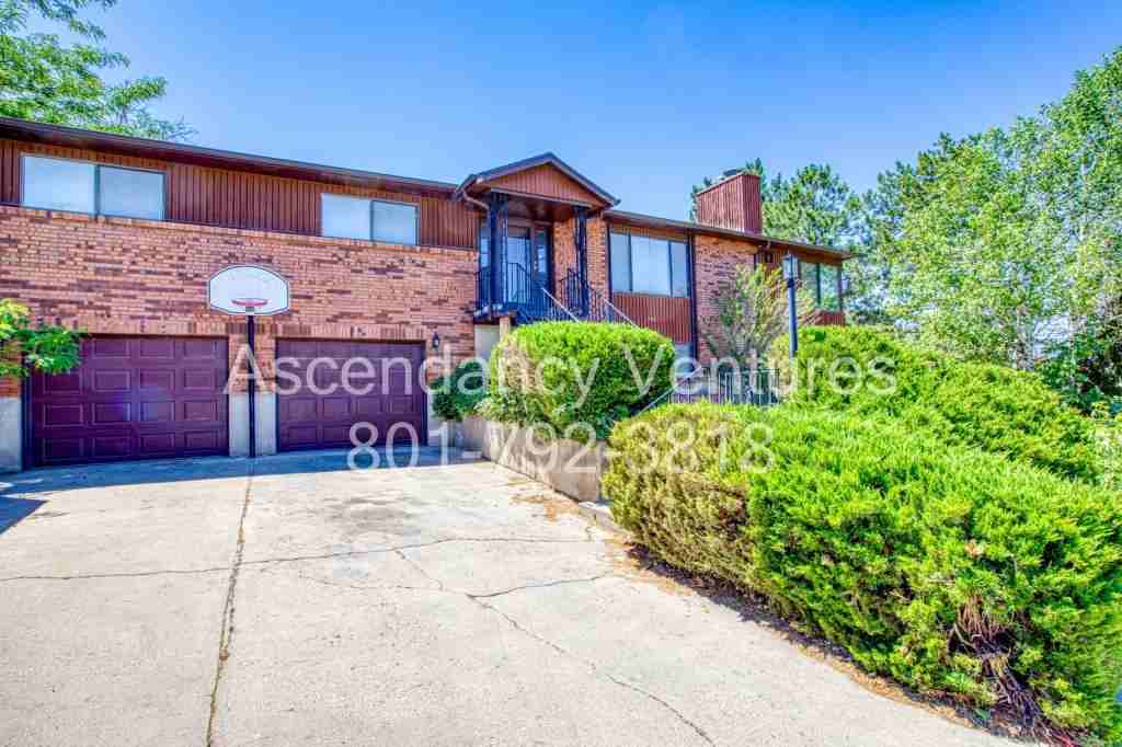 706 Buzianis Way - Photo 7 of 22