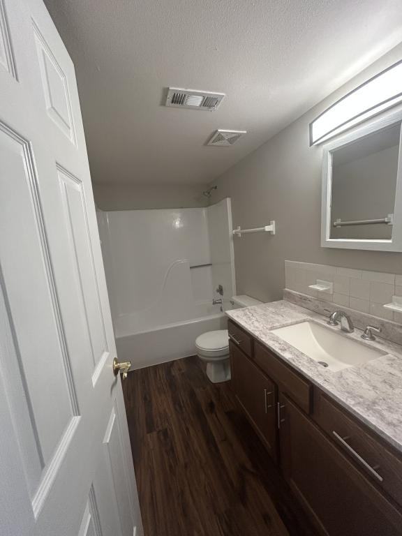 39 Devon Ct