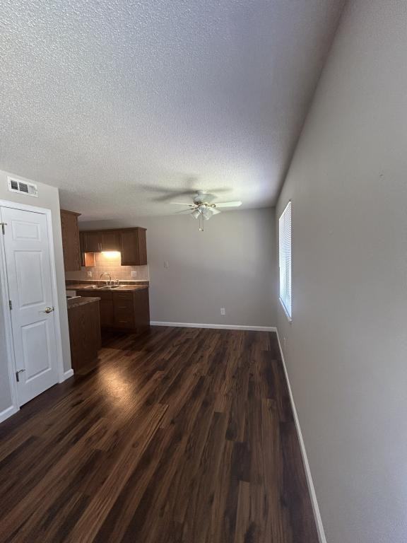 39 Devon Ct - Photo 5 of 8