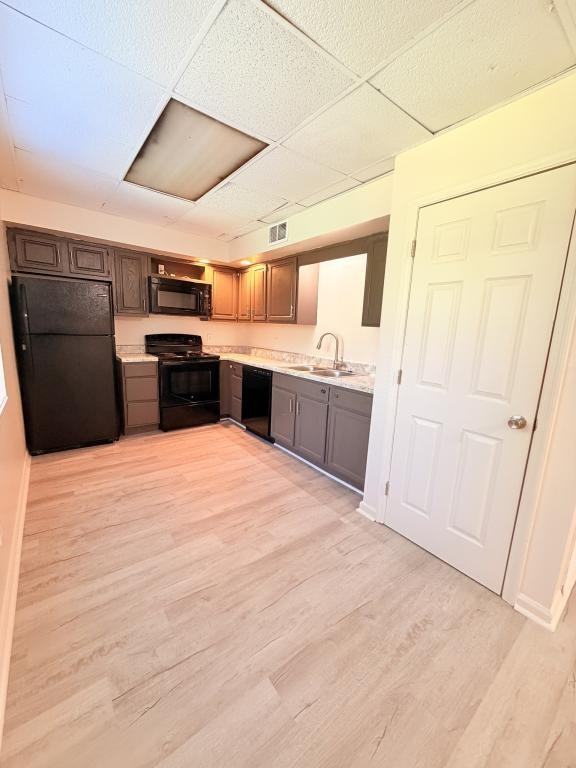 104 Brown Ct - Photo 2 of 20