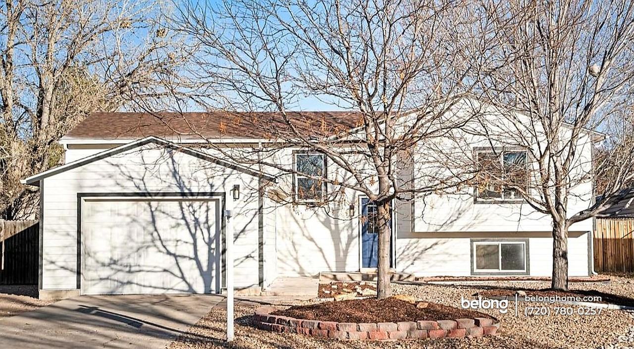 922 Park View St - Photo 3 of 10