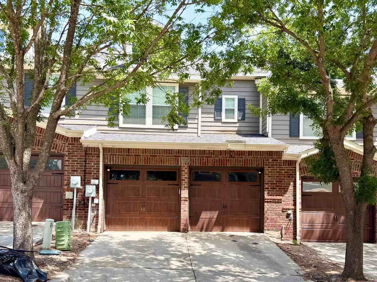 2224 Stonepark Pl - Photo 2 of 28