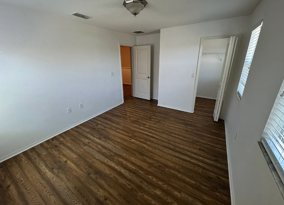 4702 Blue Diamond St - Photo 3 of 15