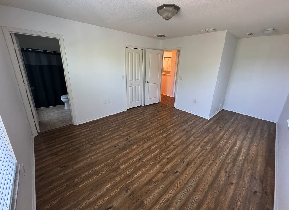 4702 Blue Diamond St - Photo 7 of 15