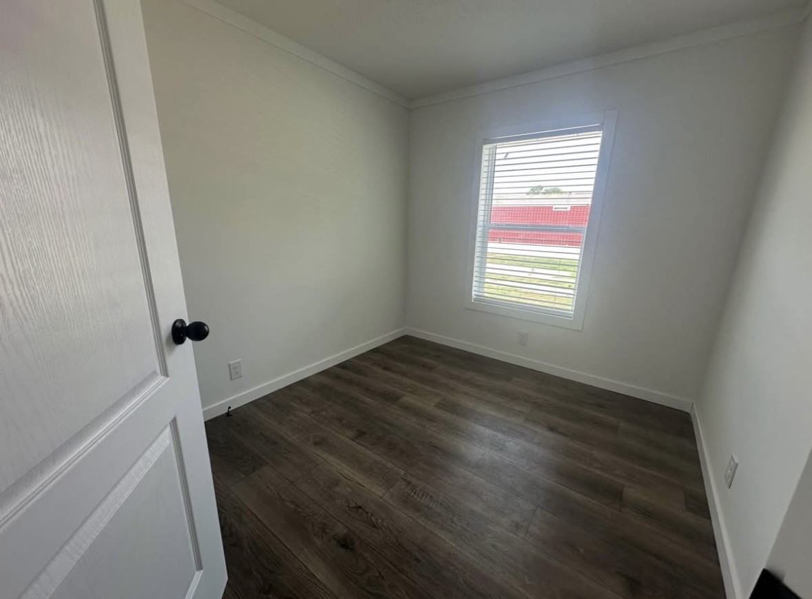 16105 Doyle Rd - Photo 6 of 10