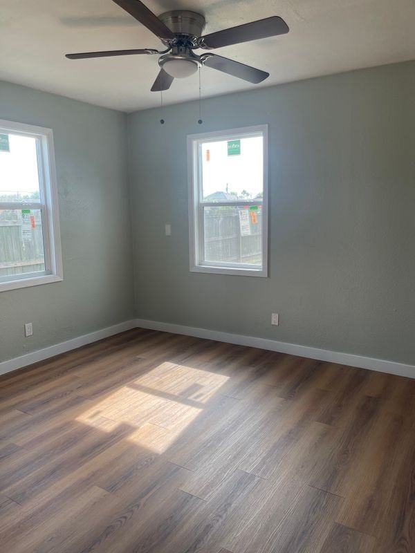 5994 Southmost Rd - Photo 4 of 9