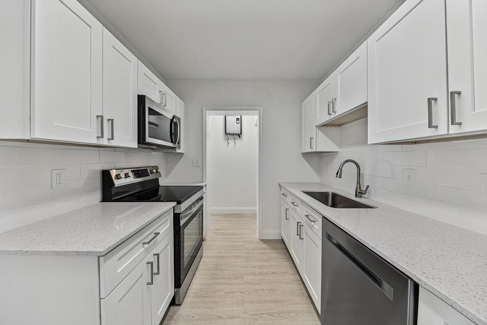 317 Sw 19th St - Photo 4 of 15