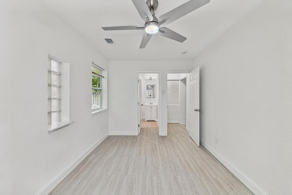 317 Sw 19th St - Photo 5 of 15