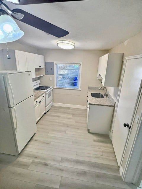 1122 Middle St ##1 4 - Photo 2 of 9