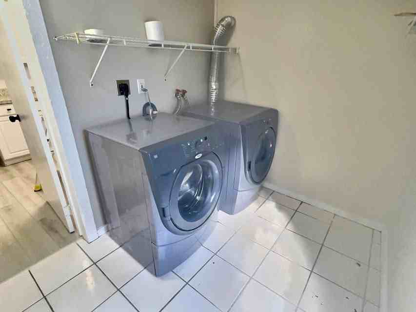1122 Middle St ##1 4 - Photo 5 of 9