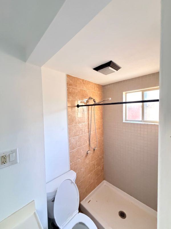 5314 N Banewell Ave - Photo 2 of 9