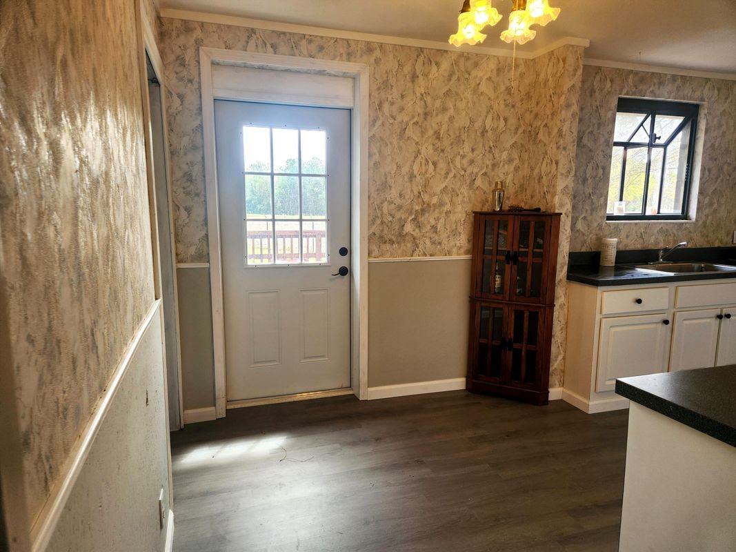 2355 Se State Road 100 - Photo 4 of 28