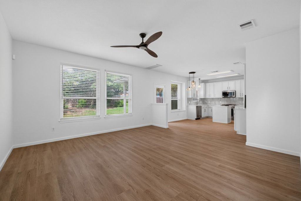 10416 Beard Ave - Photo 6 of 41