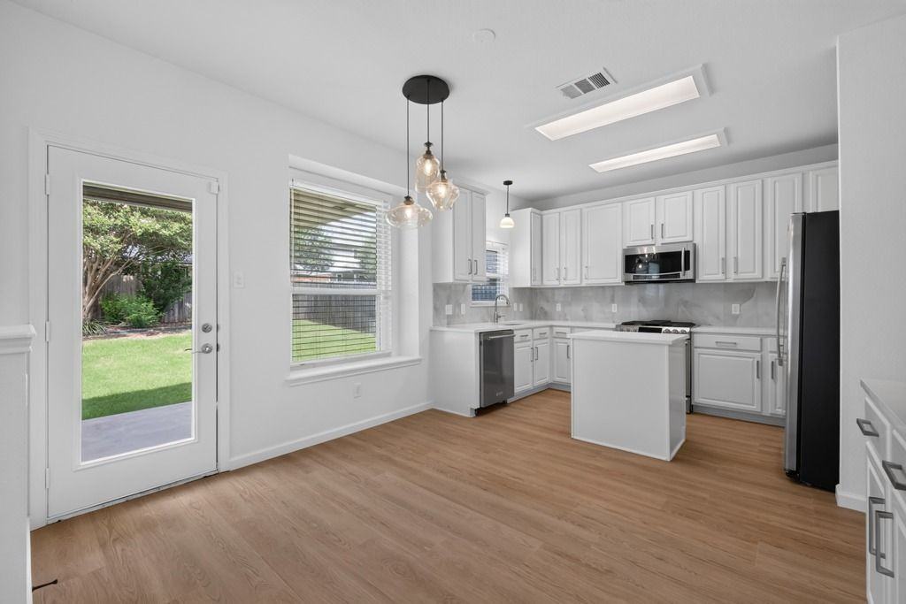 10416 Beard Ave - Photo 7 of 41
