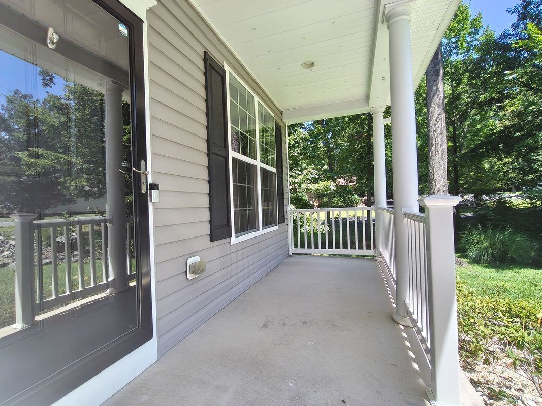 2913 Lakeview Pkwy - Photo 2 of 26