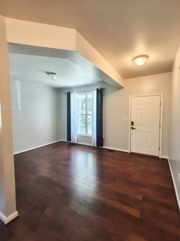 2913 Lakeview Pkwy - Photo 3 of 26