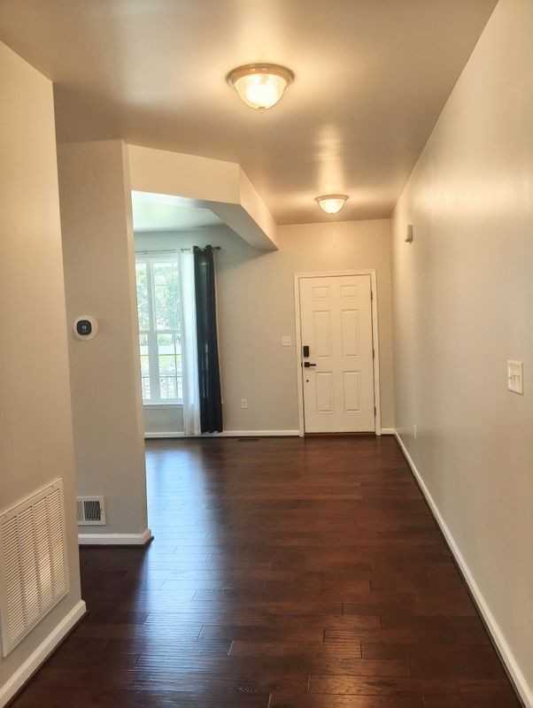 2913 Lakeview Pkwy - Photo 4 of 26