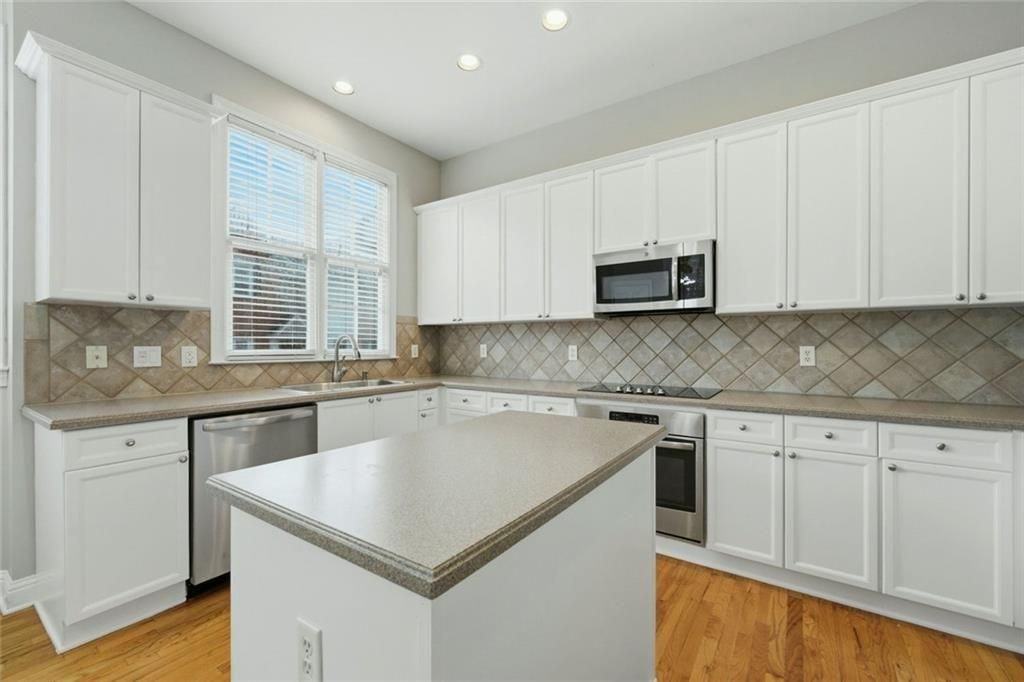 319 Creekbank Way Se - Photo 4 of 37