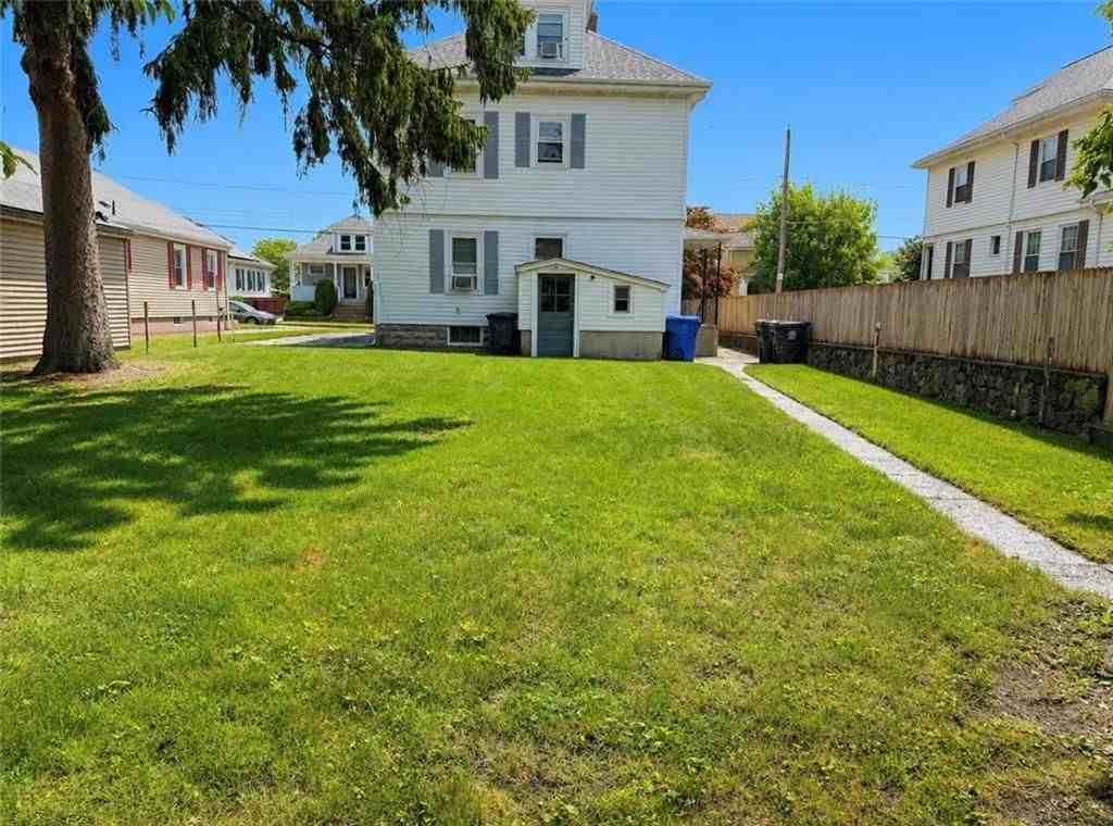 231 Orchard St - Photo 2 of 18