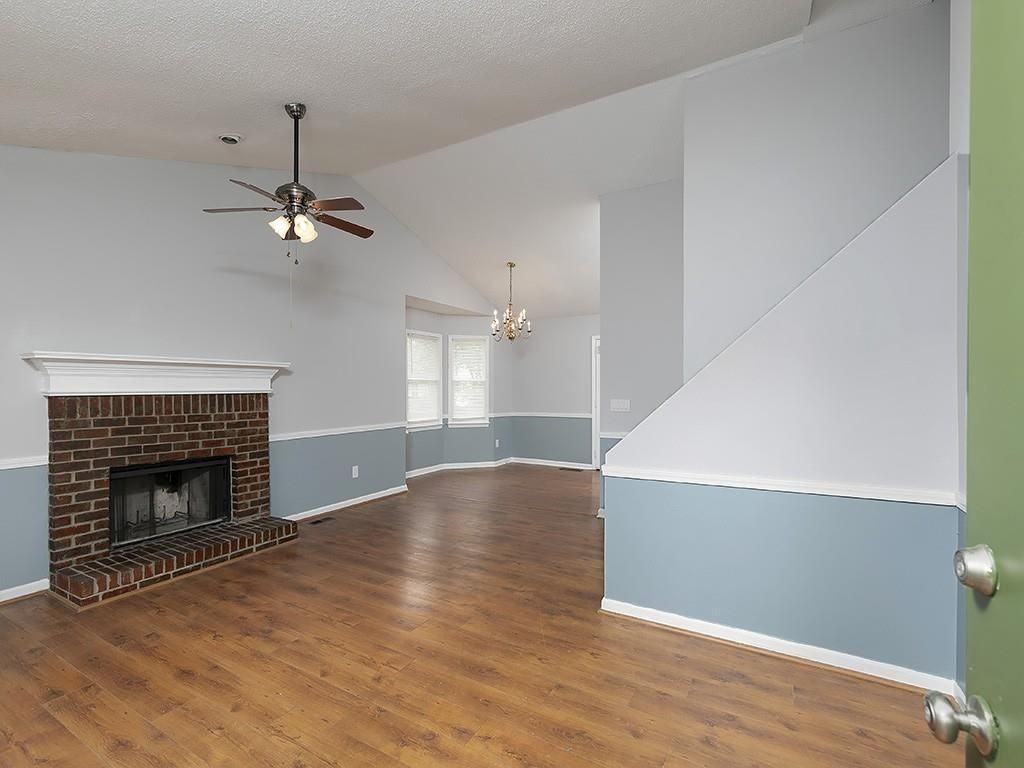 16 Huntcliff Dr - Photo 3 of 33