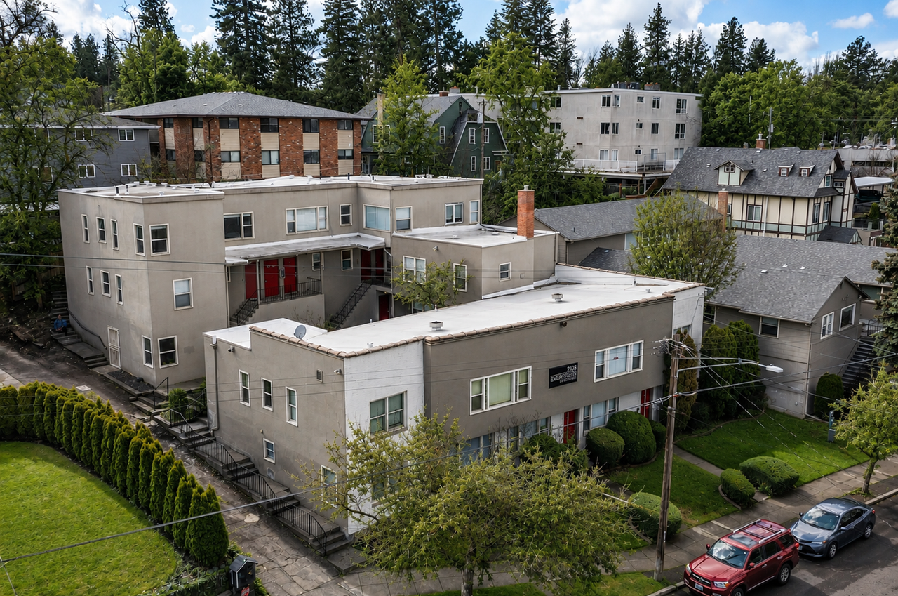 Evergreen Apartments - Photo 6 of 7