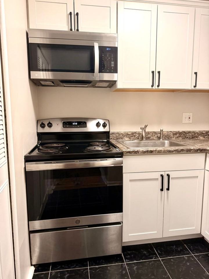 2600 Le Blanc Ct. - Photo 5 of 28