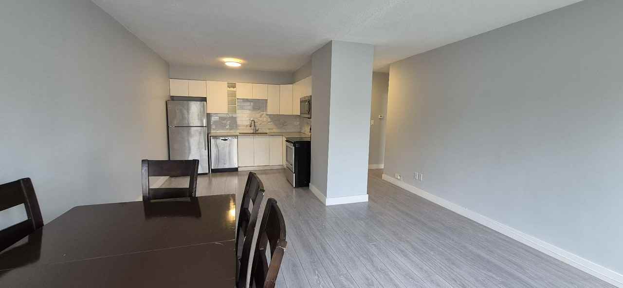 Three Bed 2 Bath Apartment - Photo 6 of 8