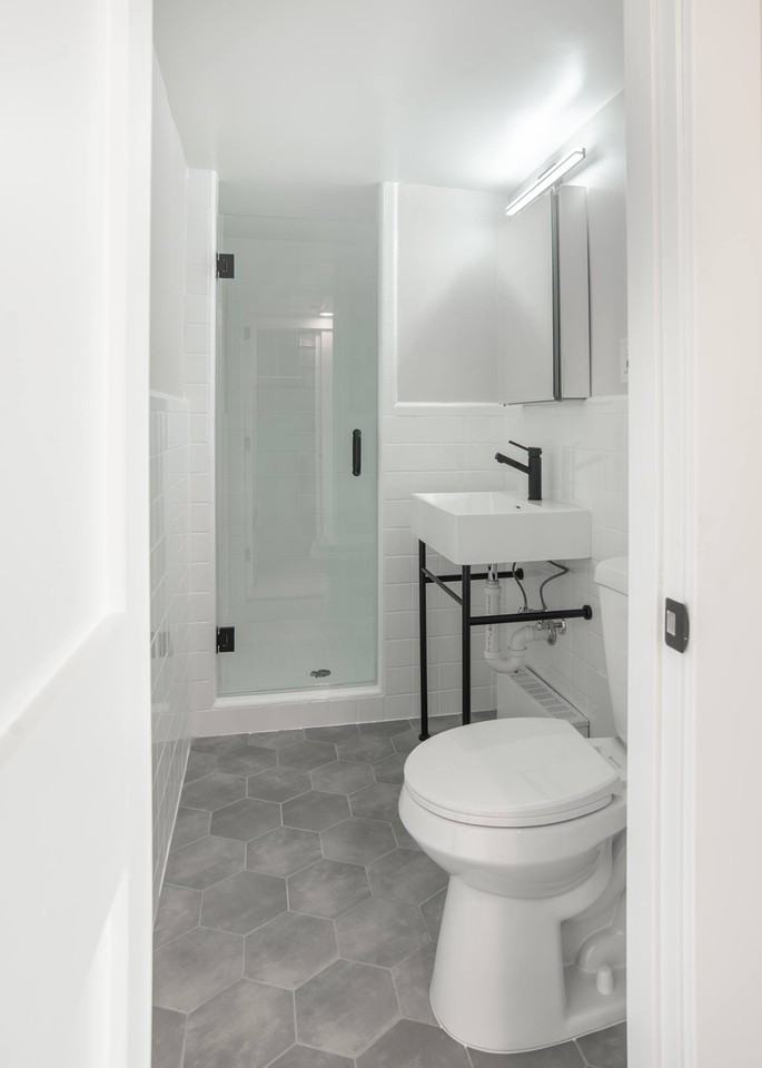 Connecticut House Apartments - Photo 3 of 22