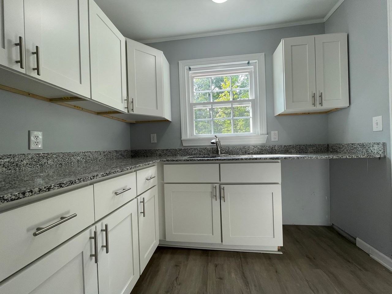 730 W Dolphin St - Photo 7 of 26