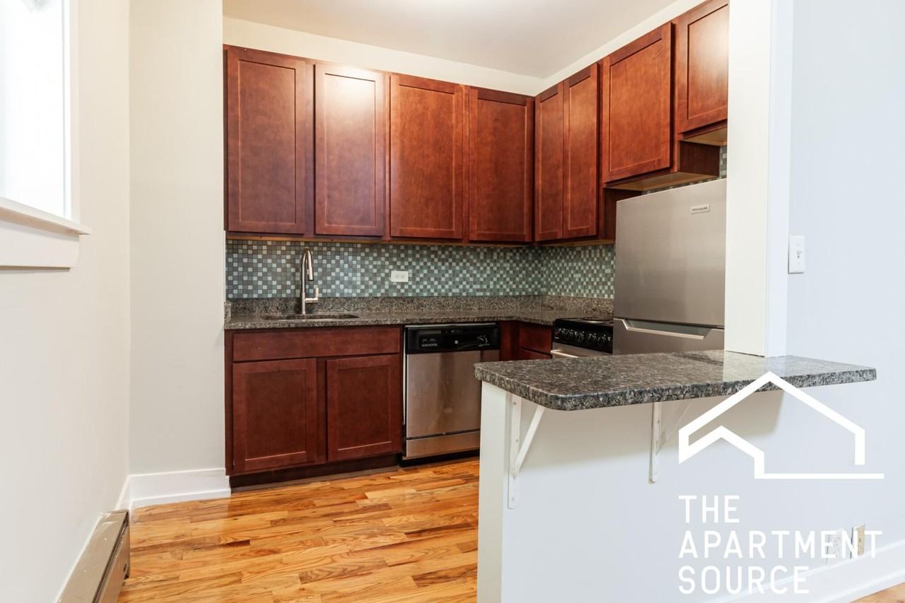 635 W Barry Ave #101 - Photo 2 of 14
