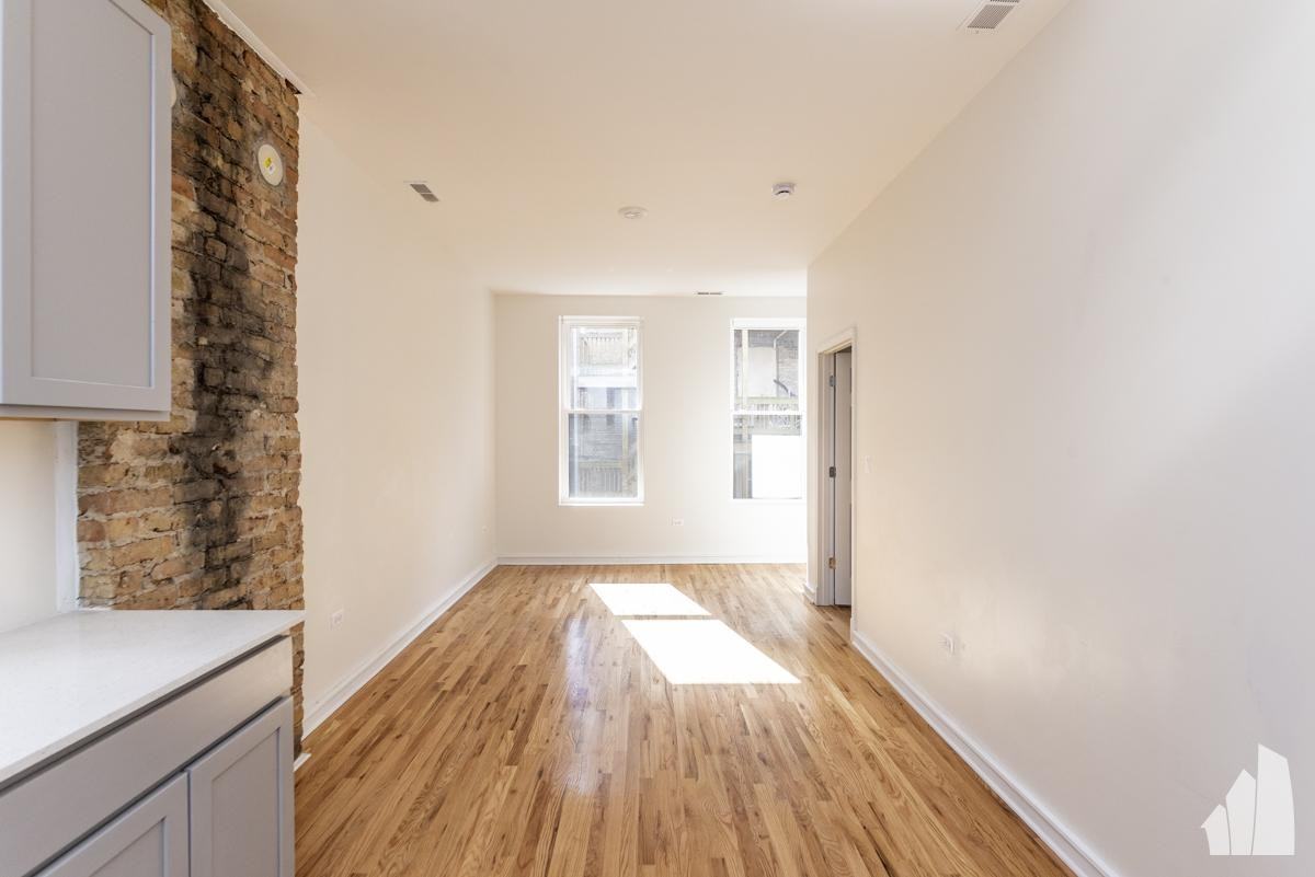 1638 W 18th Pl #2R - Photo 2 of 22