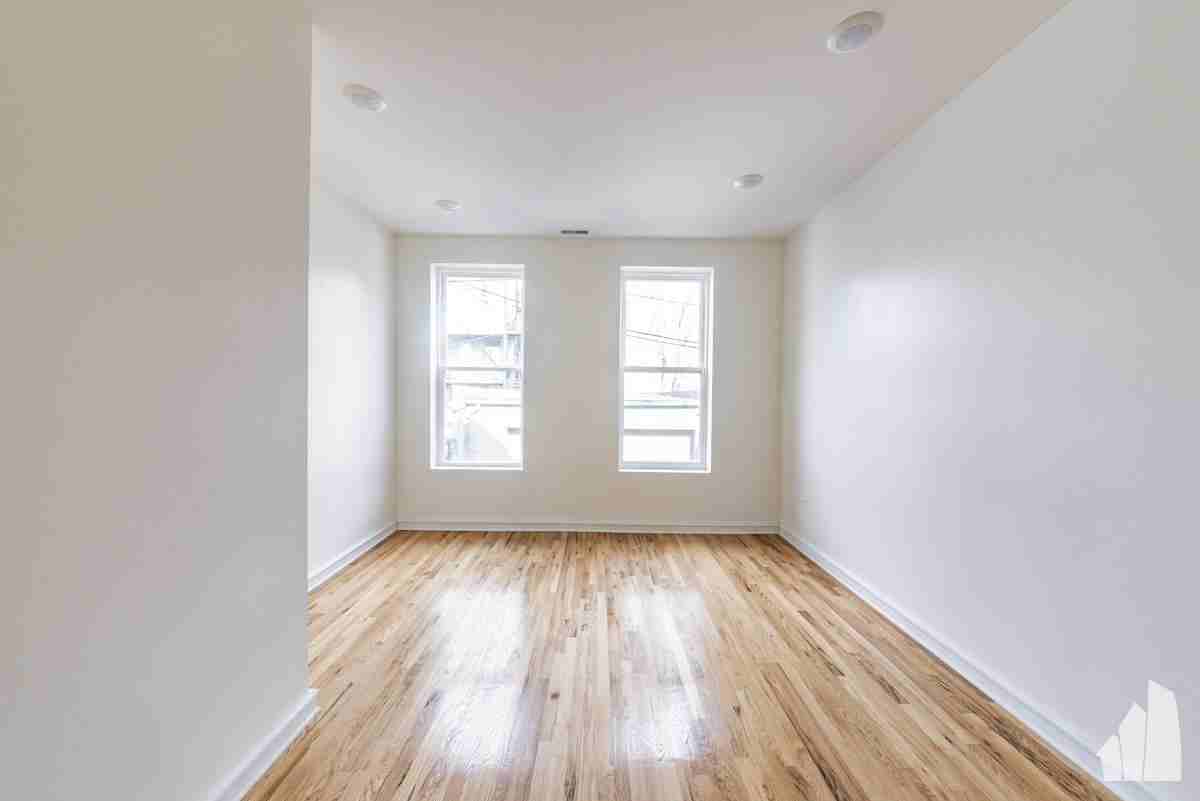 1638 W 18th Pl #2R - Photo 3 of 22