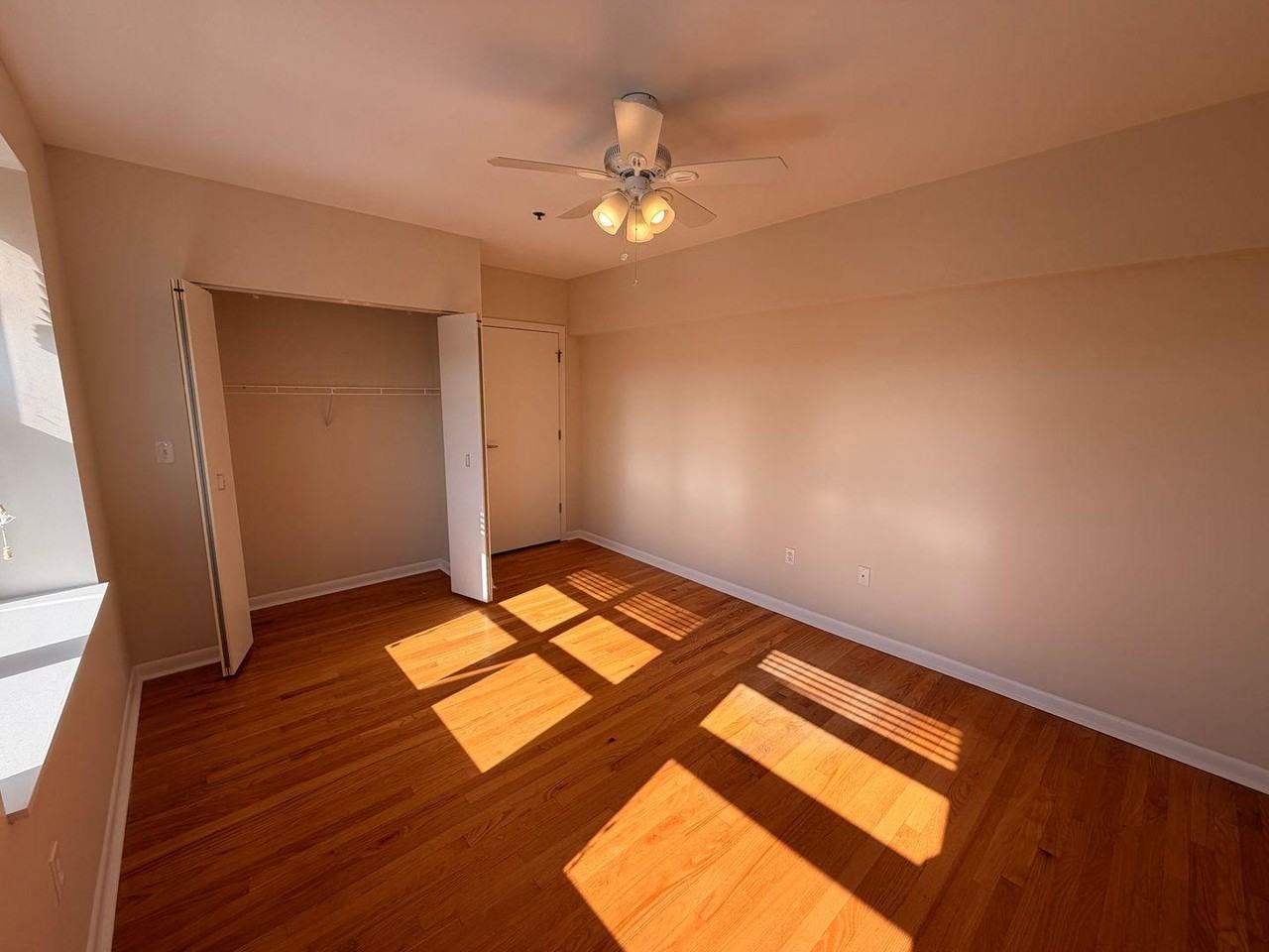1337 W Fargo Ave #1006 - Photo 7 of 19