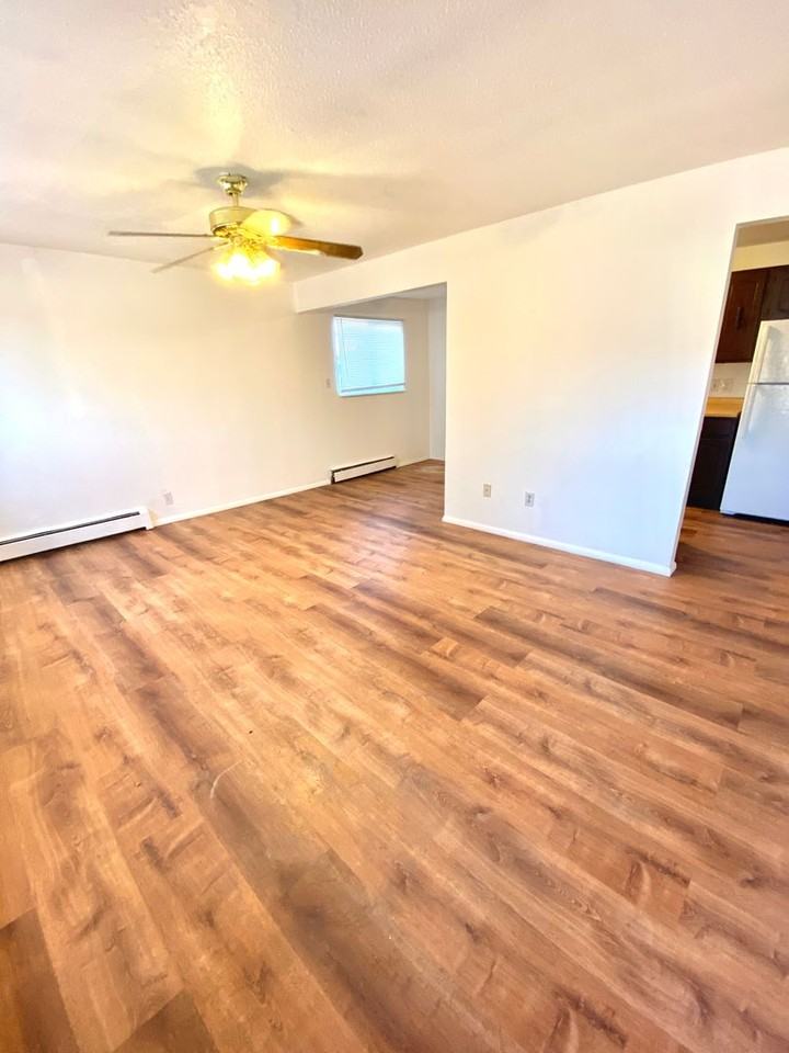 2905 Glendale Drive - Photo 2 of 23