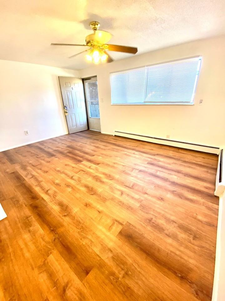 2905 Glendale Drive - Photo 3 of 23