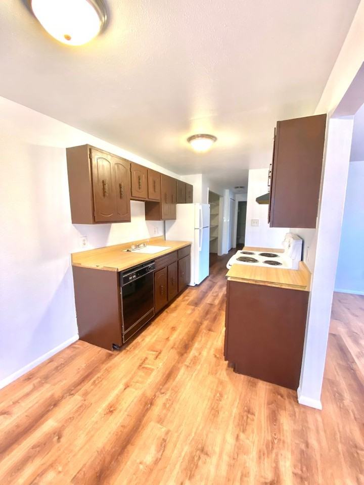 2905 Glendale Drive - Photo 4 of 23