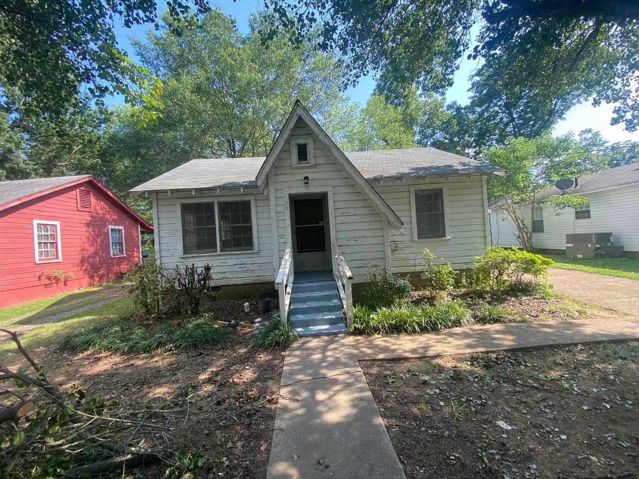 1305 W Vine Ave