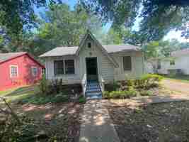 featured image of 1305 W Vine Ave