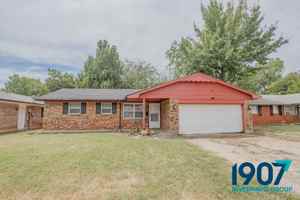 featured image of 1618 Village Dr