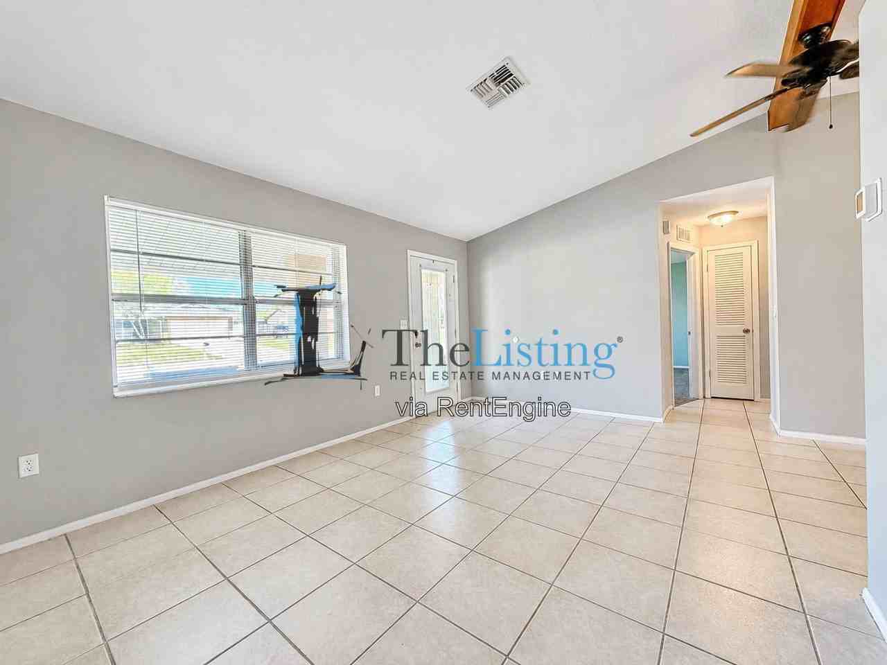 12258 Foothill St - Photo 5 of 19