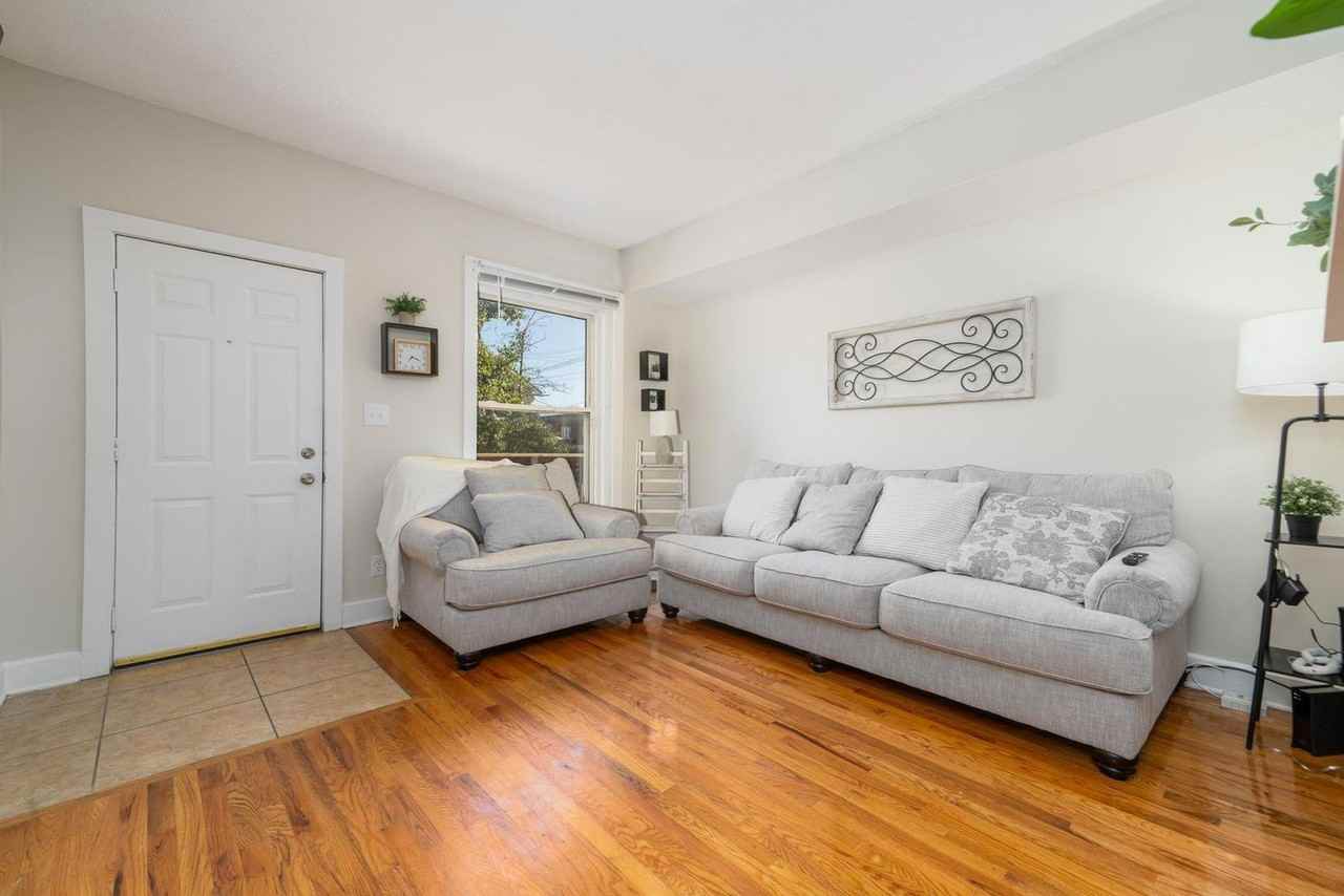 1363 Indianola Ave - Photo 3 of 29