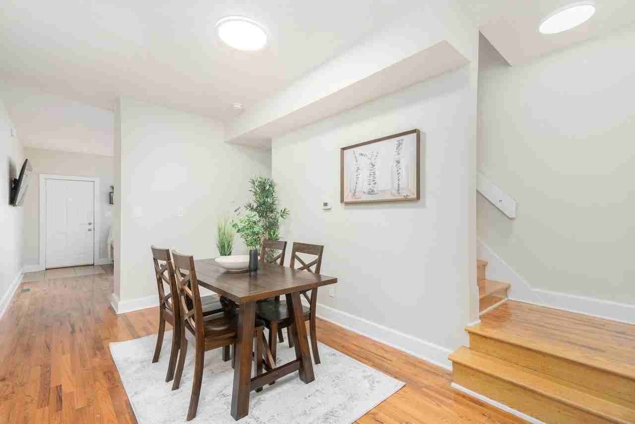 1363 Indianola Ave - Photo 7 of 29