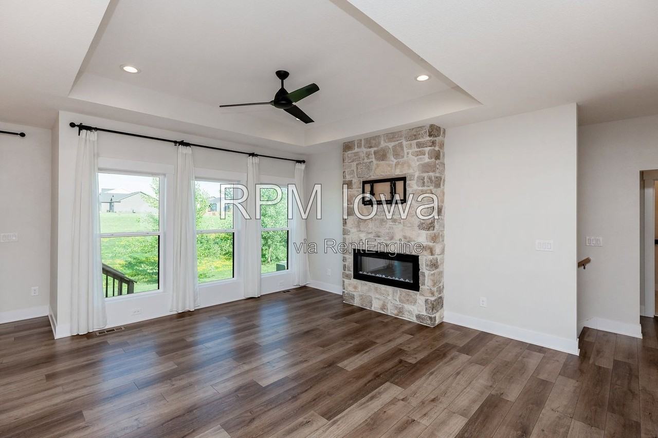 5901 Ne Sherman Dr - Photo 3 of 30