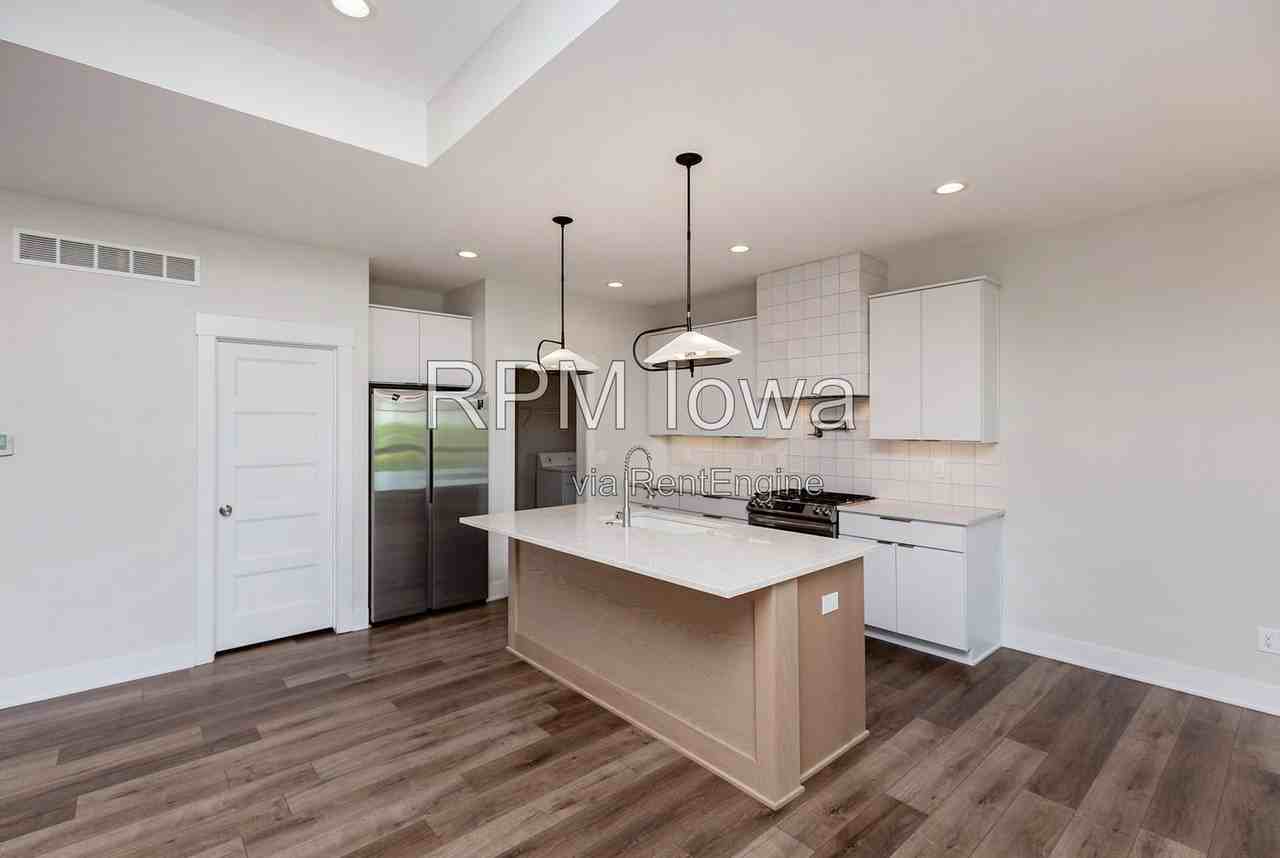 5901 Ne Sherman Dr - Photo 4 of 30